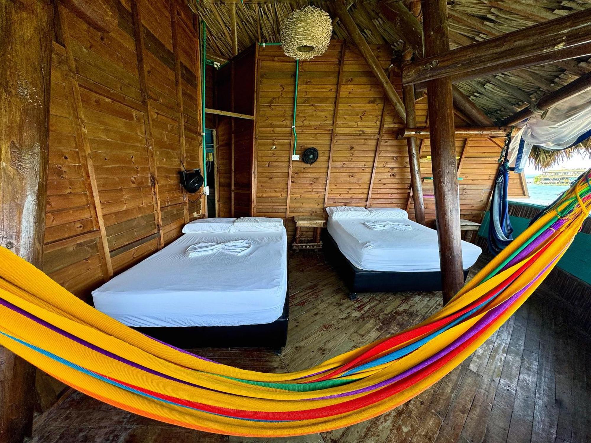 Casa En El Agua Hotel Tintipan Island Eksteriør billede